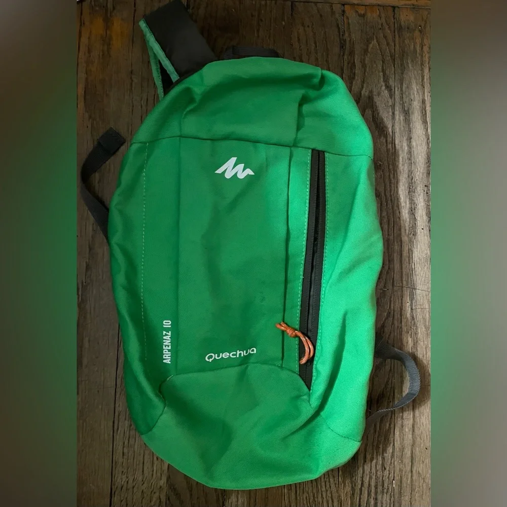 Quechua Green Backpack Durable Everyday Use - Picture 1 of 8